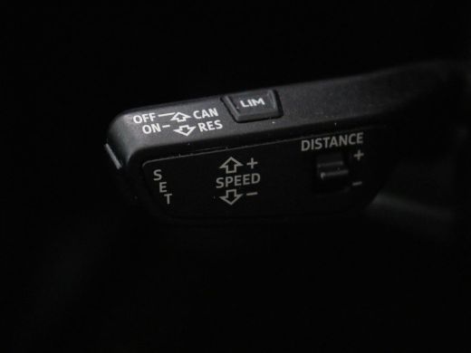 Audi e-tron 50 quattro Launch edition plus 71 kWh | SOH 90.6 | Panoramadak | Luchtvering | Adaptive cruise | ... ActivLease financial lease