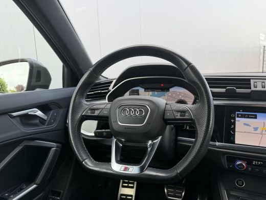 Audi Q3 45 TFSI e Hybrid 245pk S edition S-line | Keyless | Camera ActivLease financial lease