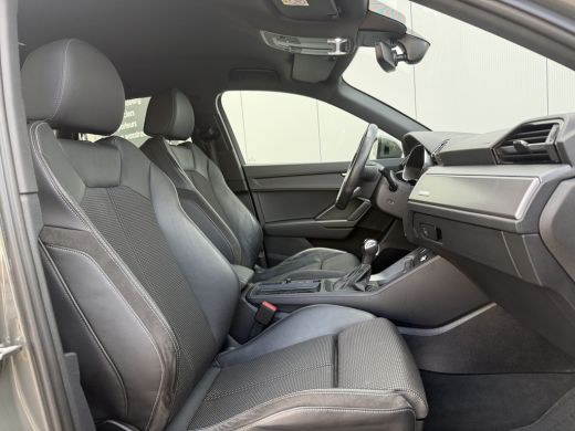 Audi Q3 45 TFSI e Hybrid 245pk S edition S-line | Keyless | Camera ActivLease financial lease