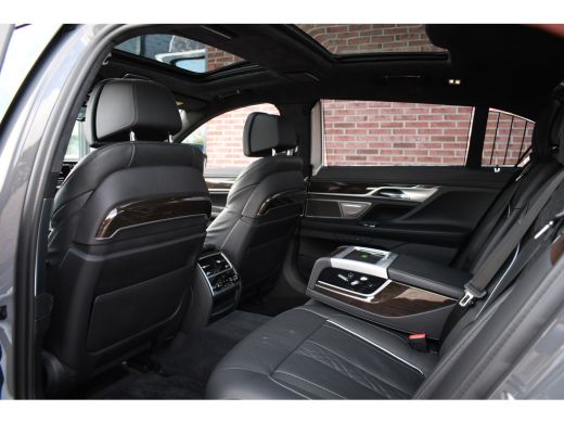 BMW 7 Serie M760Li xDrive 6.6 V12 | Berninagrau | NL-auto | NP 262K | LCI ActivLease financial lease