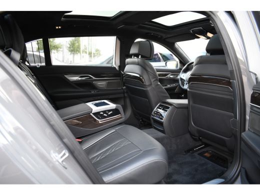 BMW 7 Serie M760Li xDrive 6.6 V12 | Berninagrau | NL-auto | NP 262K | LCI ActivLease financial lease