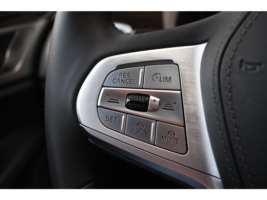 BMW 7 Serie M760Li xDrive 6.6 V12 | Berninagrau | NL-auto | NP 262K | LCI ActivLease financial lease