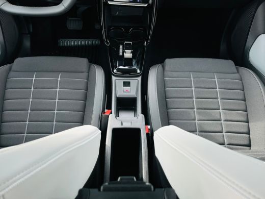 Citroën C3 1.2 Hybrid 110pk Max 8 Jaar garantie | Achteruitrijcamera | Cruise control | Airco | Apple carpla... ActivLease financial lease