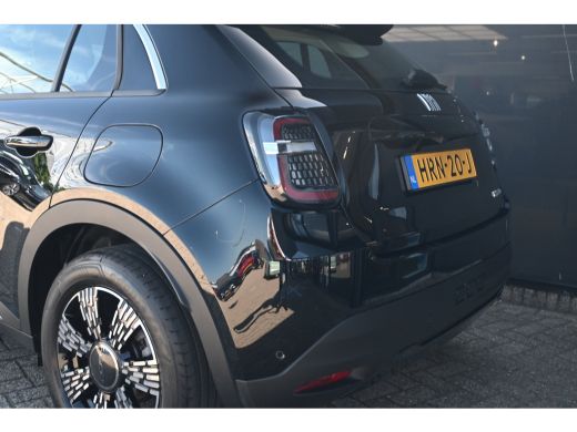 Fiat 600 1.2 Hybrid Urban | Pack Style + Winter + Comfort | Navigatie | Achteruitrijcamera | Stoelverwarmi... ActivLease financial lease