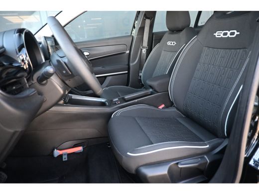 Fiat 600 1.2 Hybrid Urban | Pack Style + Winter + Comfort | Navigatie | Achteruitrijcamera | Stoelverwarmi... ActivLease financial lease