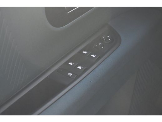 Fiat Grande Panda La Prima 44 kWh Tot 8 Jaar Garantie! 98% SOH | 7,4kW Geintegreerde Lader | Stuur/Stoelverwarming ... ActivLease financial lease