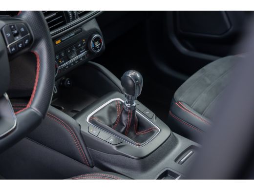 Ford Kuga 1.5 EcoBoost ST-Line X | Trekhaak | Cruise Control | Stoelverwaming Voor/Achter | Stuur/Vooruitve... ActivLease financial lease