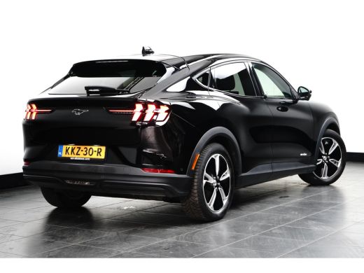 Ford Mustang Mach-E Mach-E RWD 75 kWh | Pano-dak | B&O audio | 360 Camera | Elektr. Klep | Memory Stoel | Leder | Sta... ActivLease financial lease