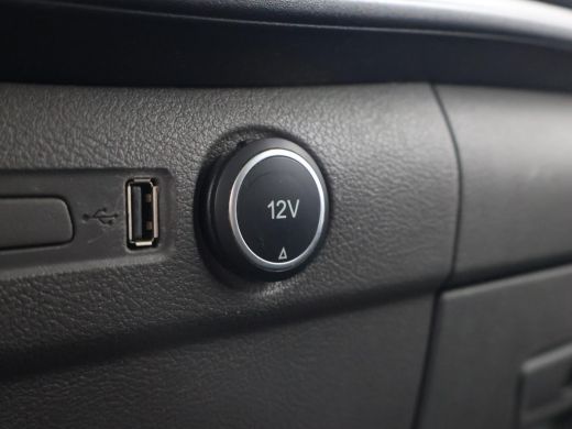 Ford Transit Custom 280 2.0 TDCI 125 PK 3-ZIT EURO6 LIMITED + TREKHAAK | STOELVERW. | CRUISE CONTROL | AIRCO ActivLease financial lease