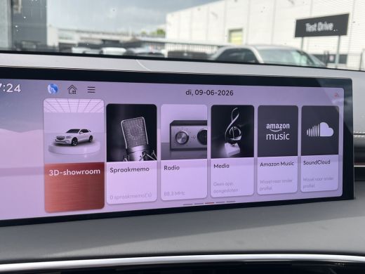 Genesis GV70 84 kWh 490pk AWD First Edition | 360 Camera | Winterpakket | 19" Lichtmetaal | Parkeer Assistent ... ActivLease financial lease