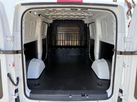 Maxus eDeliver5 64 kWh 163PK Elektrisch! L1H1 335KM WLTP 360&deg; Camera Dubbele schuifdeuren Snelladen Climate contr... ActivLease financial lease