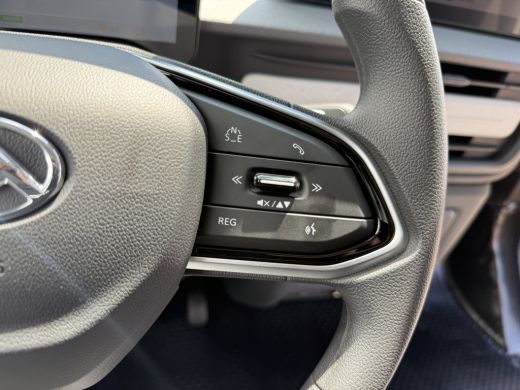 Maxus eDeliver5 64 kWh 163PK Elektrisch! L1H1 335KM WLTP 360&deg; Camera Dubbele schuifdeuren Snelladen Climate contr... ActivLease financial lease
