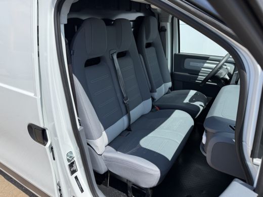 Maxus eDeliver5 64 kWh 163PK Elektrisch! L1H1 335KM WLTP 360&deg; Camera Dubbele schuifdeuren Snelladen Climate contr... ActivLease financial lease