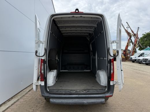 Mercedes-Benz eSprinter 312 55kWh L2H2 Elektrisch 168km WLTP 93.4% (SOH) 80kw Snelladen Climate Control Camera Stoelverwa... ActivLease financial lease