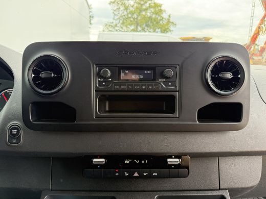 Mercedes-Benz eSprinter 312 55kWh L2H2 Elektrisch 168km WLTP 93.4% (SOH) 80kw Snelladen Climate Control Camera Stoelverwa... ActivLease financial lease