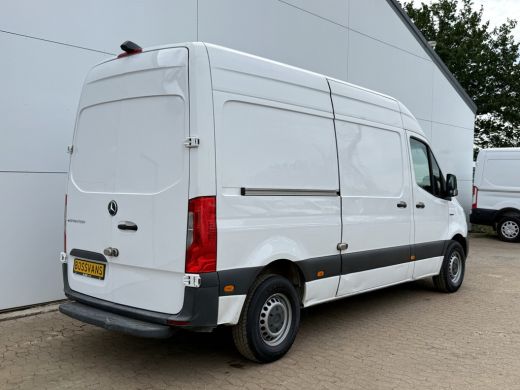 Mercedes-Benz eSprinter 312 55kWh L2H2 Elektrisch 168km WLTP 93.4% (SOH) 80kw Snelladen Climate Control Camera Stoelverwa... ActivLease financial lease