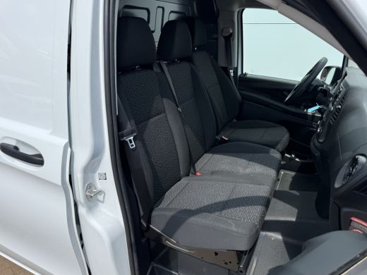 Mercedes-Benz eVito 112 66kWh L2 Elektrisch 97.7% (SOH) 280km WLTP Climate Control Cruise Control Carplay Camera Stoe... ActivLease financial lease