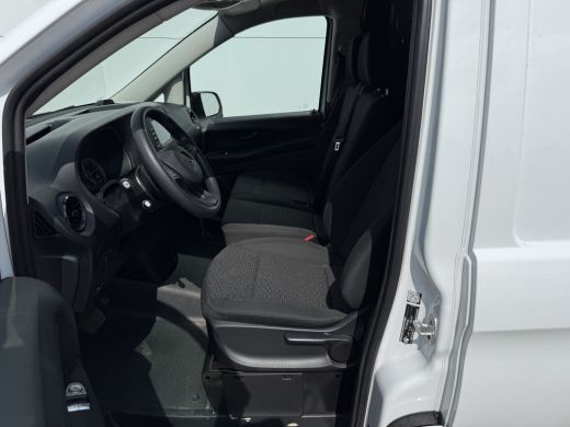 Mercedes-Benz eVito 112 66kWh L2 Elektrisch 97.7% (SOH) 280km WLTP Climate Control Cruise Control Carplay Camera Stoe... ActivLease financial lease