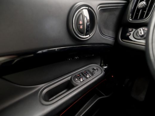 Mini Countryman 1.5 Cooper S E ALL4 Chili 221Pk Automaat (GROOT NAVI, DEALER ONDERHOUDEN, LEDER, GETINT GLAS, CLI... ActivLease financial lease