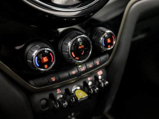 Mini Countryman 1.5 Cooper S E ALL4 Chili 221Pk Automaat (GROOT NAVI, DEALER ONDERHOUDEN, LEDER, GETINT GLAS, CLI... ActivLease financial lease