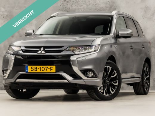 Mitsubishi Outlander 2.0 PHEV Deluxe 203Pk Automaat (CAMERA, LEDER/ALCANTARA, STOELVERWARMING, GETINT GLAS, SPORTSTOEL...