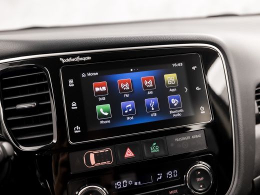 Mitsubishi Outlander 2.0 PHEV Deluxe 203Pk Automaat (CAMERA, LEDER/ALCANTARA, STOELVERWARMING, GETINT GLAS, SPORTSTOEL... ActivLease financial lease
