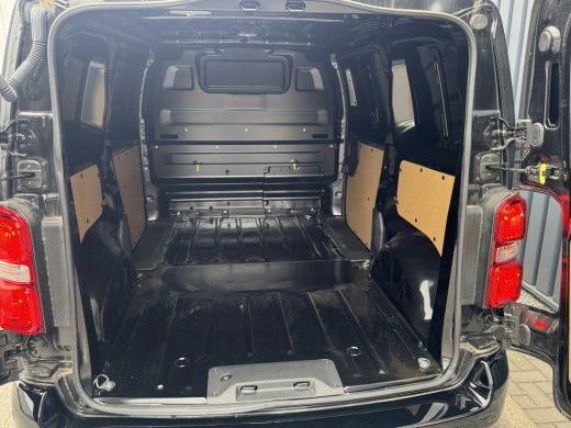 Opel Vivaro 2.0 CDTI 177Pk Automaat L2H1 Innovation | Navi | Camera | 17'' Lm Velgen | Prijs Rijklaar!! ActivLease financial lease
