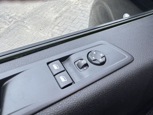 Opel Vivaro 2.0 CDTI 177Pk Automaat L2H1 Innovation | Navi | Camera | 17'' Lm Velgen | Prijs Rijklaar!! ActivLease financial lease