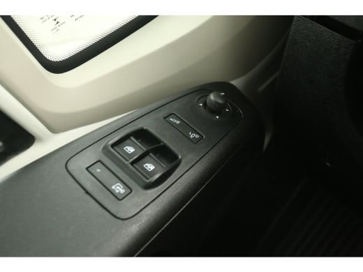 Peugeot Boxer Citro&euml;n Jumper 2.2 BlueHDi 140PK L1H1 | Airco | Cruise | Camera | Navi | 3 Zits | Trekhaak | Impe... ActivLease financial lease