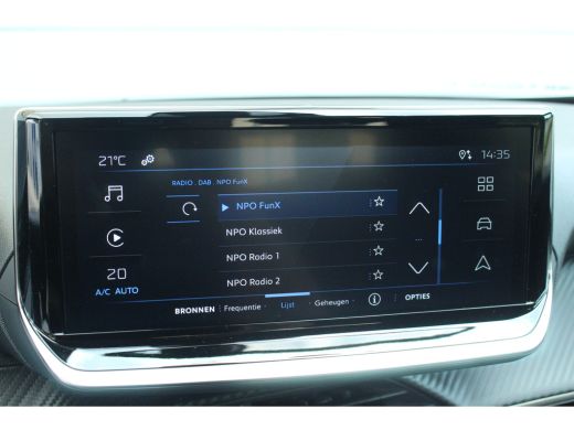 Peugeot 2008 1.2 Hybride Style Aut. | Carplay | Airco | Cruise | Pdc | Centrale deurvergrendeling | | Carplay ... ActivLease financial lease