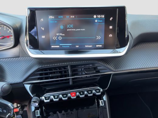 Peugeot 208 1.2 100pk Allure | Carplay | Cruise controle | Lichtmetalen velgen | Climate controle | Full LED ... ActivLease financial lease