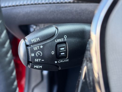 Peugeot 208 1.2 100pk Allure | Carplay | Cruise controle | Lichtmetalen velgen | Climate controle | Full LED ... ActivLease financial lease