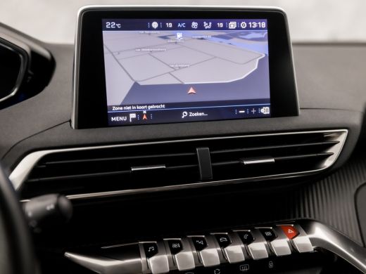 Peugeot 3008 1.2 PureTech Sport Automaat (APPLE CARPLAY, GROOT NAVI, GETINT GLAS, TREKHAAK, PARKEERSENSOREN, S... ActivLease financial lease