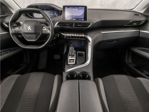 Peugeot 3008 1.2 PureTech Sport Automaat (APPLE CARPLAY, GROOT NAVI, GETINT GLAS, TREKHAAK, PARKEERSENSOREN, S... ActivLease financial lease