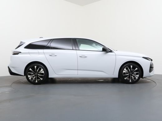 Peugeot 308 Allure | 360 Vision & Drive Assist Pack | Elektrische parkeerrem | Extra getinte achterste zijrui... ActivLease financial lease