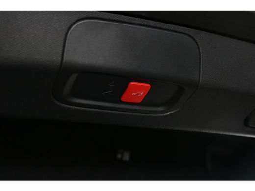 Peugeot 408 GT Avantage 58 kWh | Navi | Camera | Stoel- en stuur verwarming | Apple Carplay/Android | Ad. Cru... ActivLease financial lease