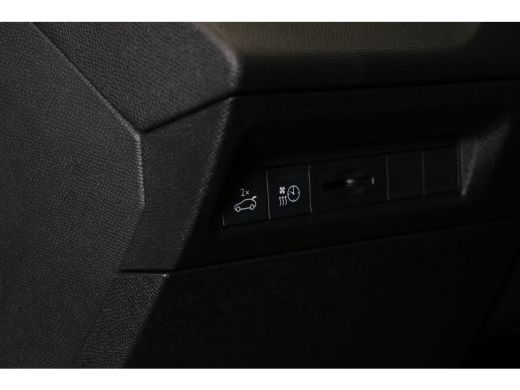 Peugeot 408 GT Avantage 58 kWh | Navi | Camera | Stoel- en stuur verwarming | Apple Carplay/Android | Ad. Cru... ActivLease financial lease