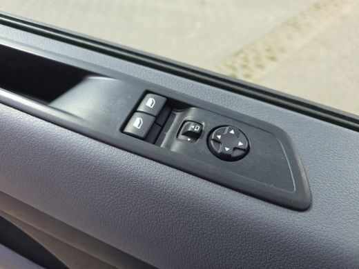 Peugeot Expert 2.0 BlueHDI 120 L3 H1 - 120 Pk - Euro 6 - AUTOMAAT - Navi - ParkeerCamera ActivLease financial lease