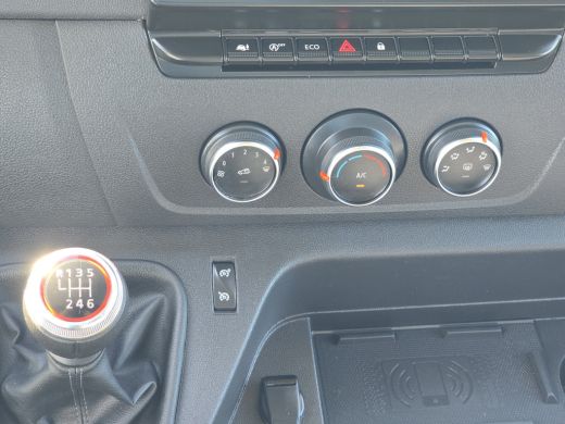 Renault Master T35 2.3 dCi 145 L3 Lowliner - 145 Pk - Euro 6 - Airco - Cruise Control ActivLease financial lease