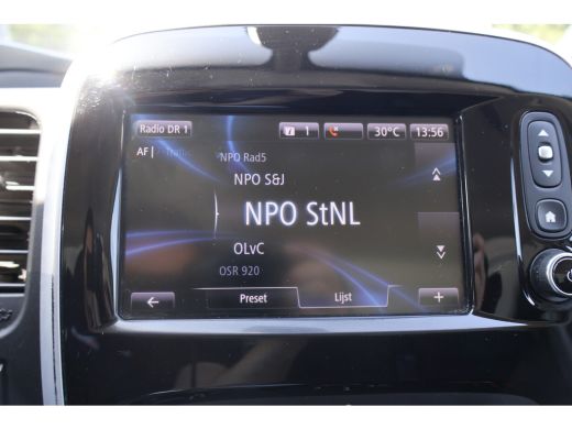 Renault Trafic 2.0 dCi 170pk L2 H1 Airco Navigatie Camera Imperiaal ActivLease financial lease