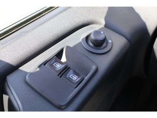 Renault Trafic 2.0 dCi 170pk L2 H1 Airco Navigatie Camera Imperiaal ActivLease financial lease