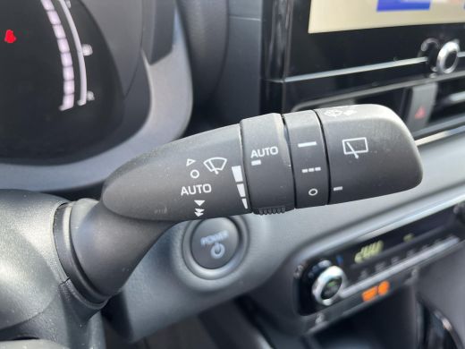 Toyota Yaris 1.5 Hybrid 115 Dynamic | All-in prijs | Automaat | Parkeersensoren | Dode hoek waarschuwing | App... ActivLease financial lease