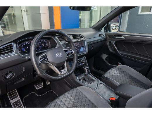 Volkswagen Tiguan Allspace 1.5 TSI R-Line Business+ 7p. | Trekhaak uitklapbaar elektrisch | Elektrisch panoramadak | adaptie... ActivLease financial lease