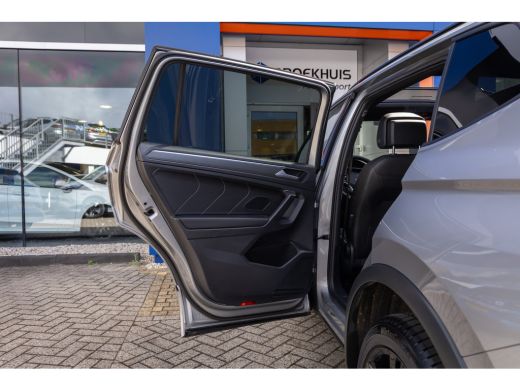 Volkswagen Tiguan Allspace 1.5 TSI R-Line Business+ 7p. | Trekhaak uitklapbaar elektrisch | Elektrisch panoramadak | adaptie... ActivLease financial lease