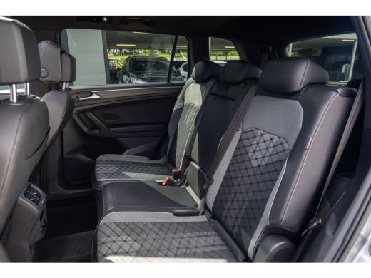 Volkswagen Tiguan Allspace 1.5 TSI R-Line Business+ 7p. | Trekhaak uitklapbaar elektrisch | Elektrisch panoramadak | adaptie... ActivLease financial lease