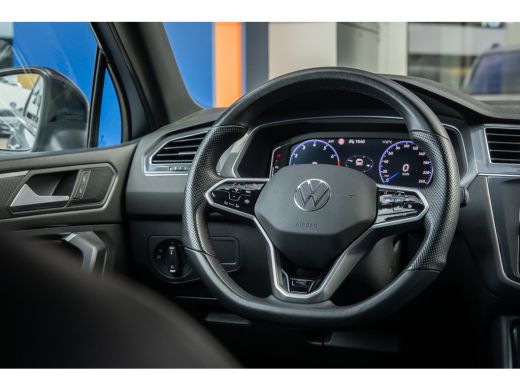 Volkswagen Tiguan Allspace 1.5 TSI R-Line Business+ 7p. | Trekhaak uitklapbaar elektrisch | Elektrisch panoramadak | adaptie... ActivLease financial lease