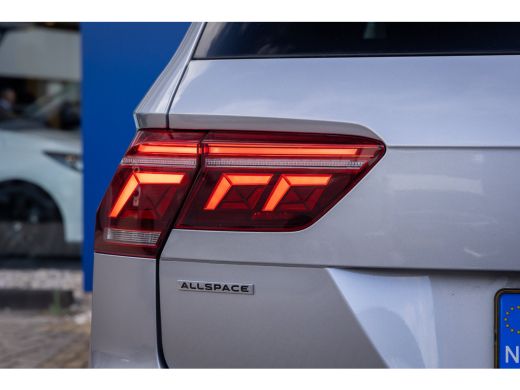 Volkswagen Tiguan Allspace 1.5 TSI R-Line Business+ 7p. | Trekhaak uitklapbaar elektrisch | Elektrisch panoramadak | adaptie... ActivLease financial lease