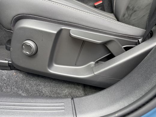 Volvo  EX40 Recharge Core 69 kWh SOH 93%|| VAN: 33.900,- VOOR: 30.877,- UW WKVOORDEEL: 3.023,-|VOLVO DEALER O... ActivLease financial lease