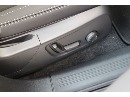 Volvo  EX40 Ext. Range Europa Ultra Black Edition | Privacy glas | Power Seats | Pano-dak | Nubuck ActivLease financial lease