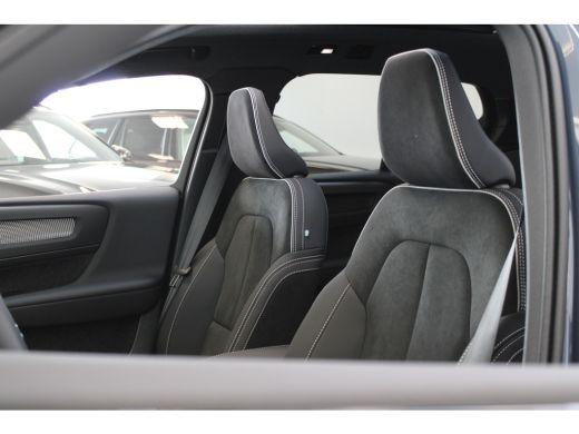 Volvo  EX40 Ext. Range Europa Ultra Black Edition | Privacy glas | Power Seats | Pano-dak | Nubuck ActivLease financial lease